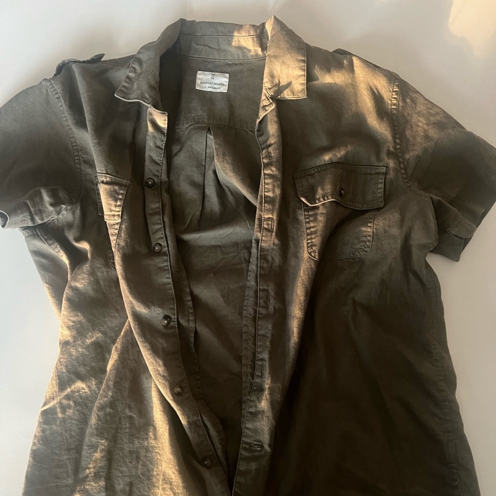 MUTUAL WEAVE BUTTONED DOWN SHIRT